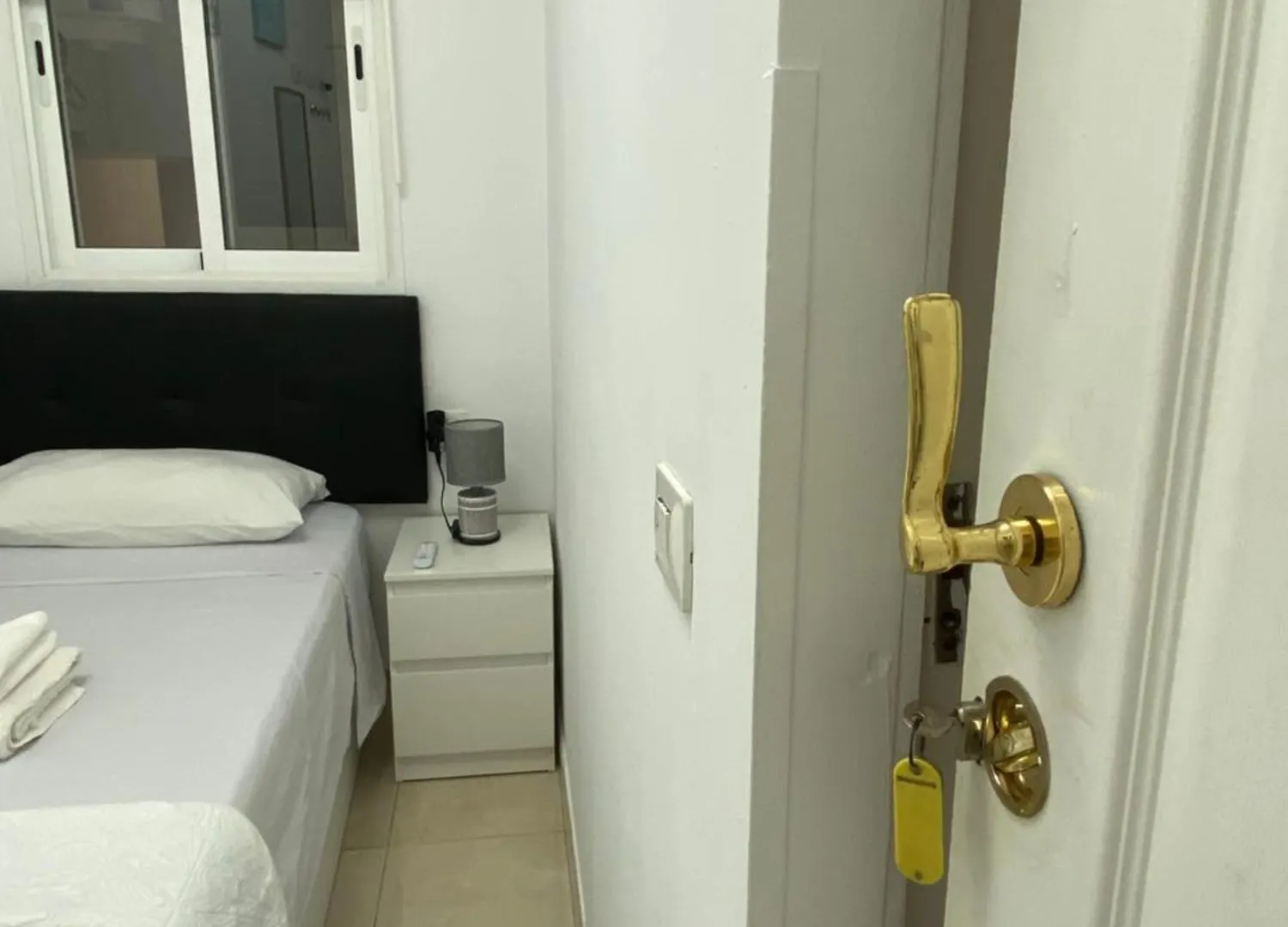 Singol Room In Apartment Shared In Los Cristianos Playa Las Vistas Arona  Homestay
